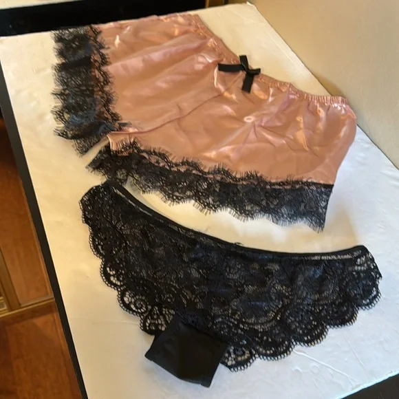 Sexy Women’s 4 Piece Pink/Black Lace Lingerie Set  - Robe, Shorts,Tank&underwear - Picture 4 of 13